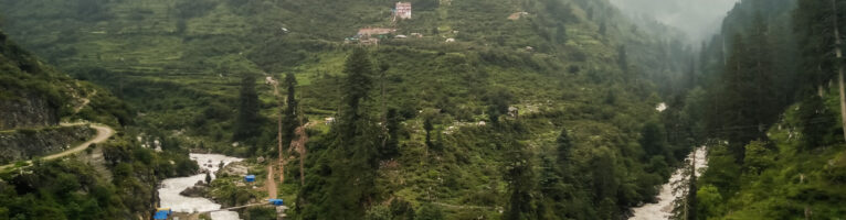 Trekking in Kheerganga, Parvati Valley, Himalayas